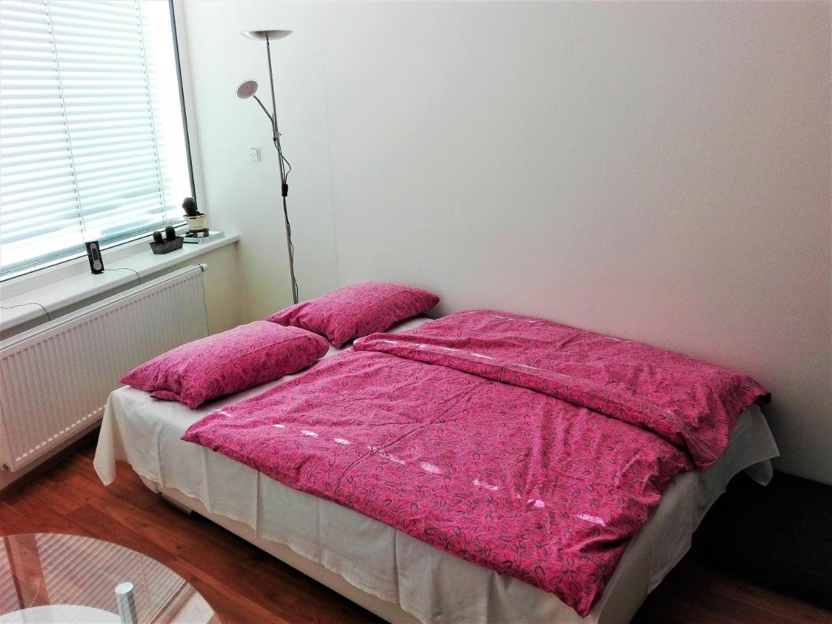 New Apartment With Garage Parking 브르노 외부 사진