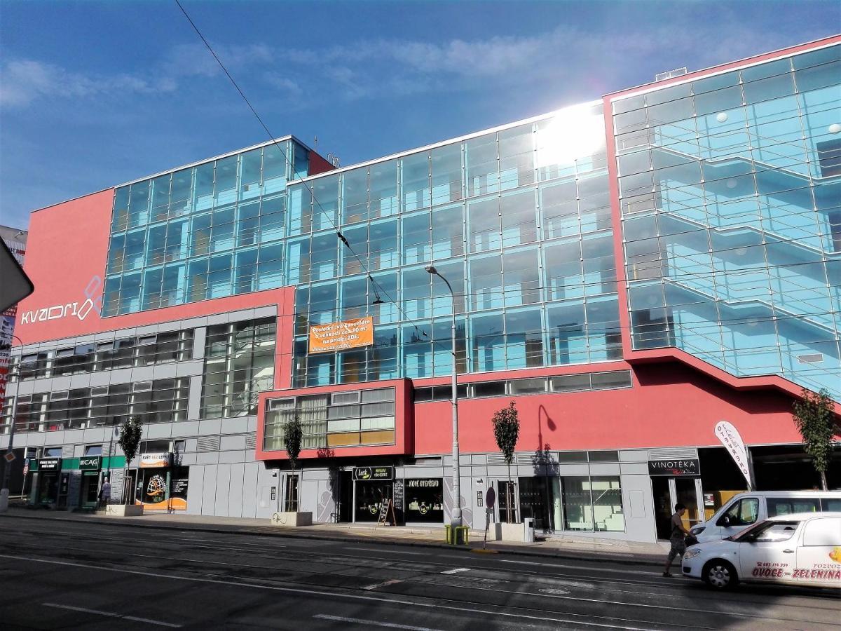 New Apartment With Garage Parking 브르노 외부 사진