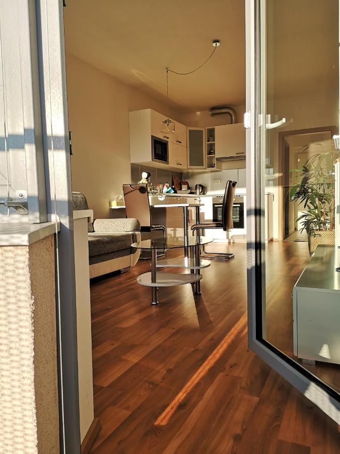 New Apartment With Garage Parking 브르노 외부 사진
